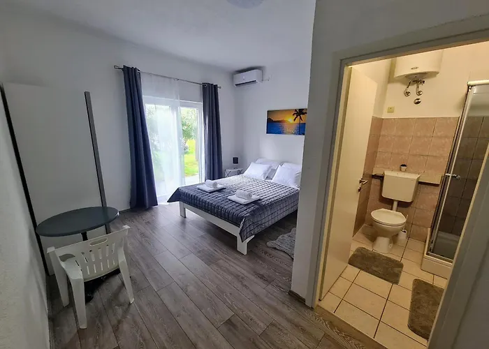 Sea View House Pasman Nevidane