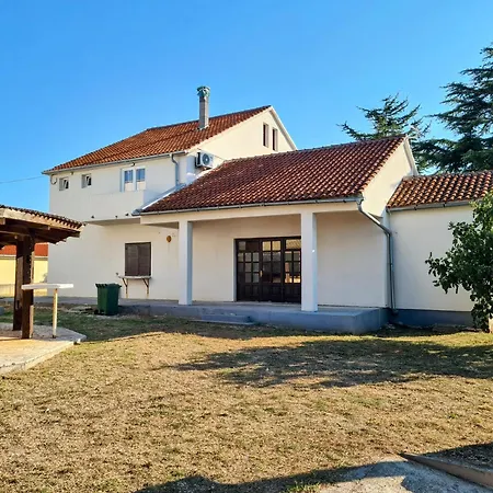 Sea View House Pasman