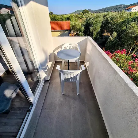 Sea View House Pasman Feriehus