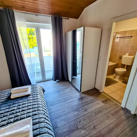 Sea View House Pasman