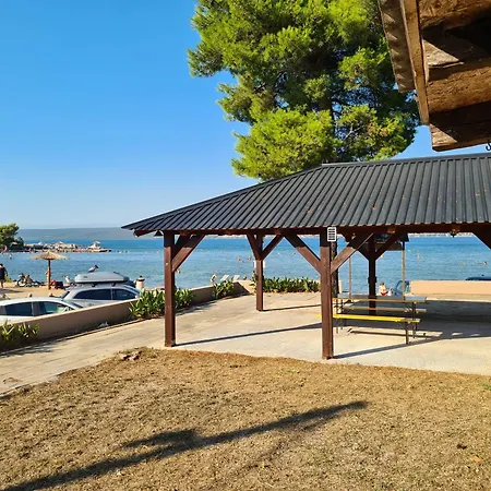 Feriehus Sea View House Pasman *