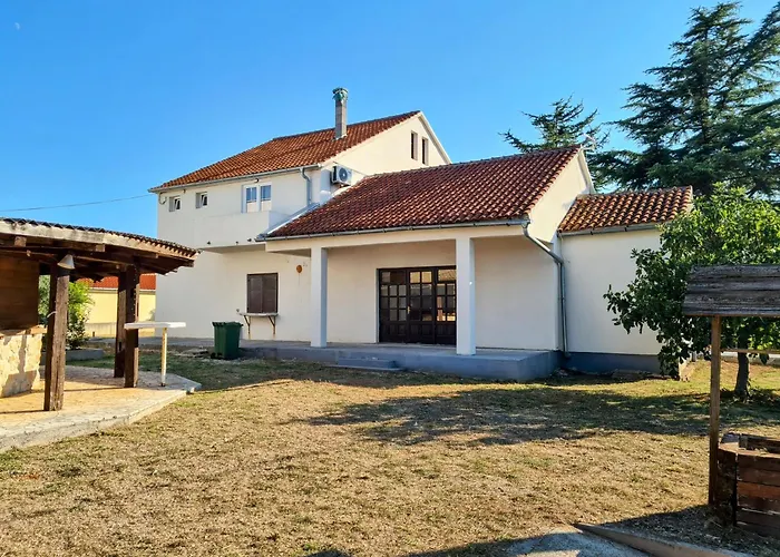 Sea View House Pasman