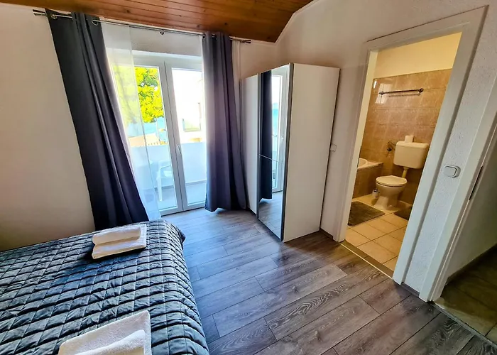 Sea View House Pasman